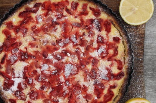 Strawberries and lemon are combined in this amazing keto, low carb, sugar-free and gluten-free tart. Simple, elegant and delicious, try this healthy dessert today or for Mother's day.