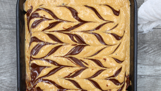 Using only one bowl, these delicious and healthy gluten-free low carb bars are easy to make and perfect for a quick breakfast to go.
