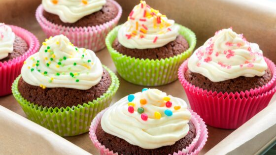 sugar-free cream cheese frosted cupcakes