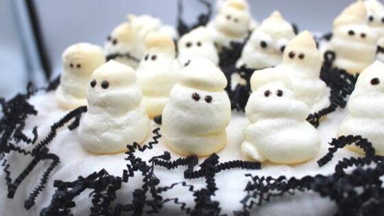 These sugar-free meringue ghosts are easy to make and low in calories and carbs. Gluten-free, top this meringue ghosts on your next Halloween cupcake or cake.