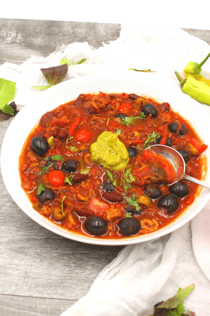 Delicious, hearty, easy and tasty, this limited ingredient chili is the perfect quick weeknight dinner.