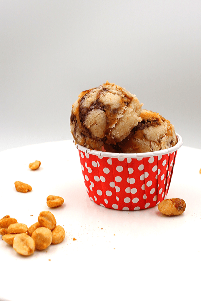 Peanut, chocolate and shortbread make this delicious Tagalong keto cookie dough