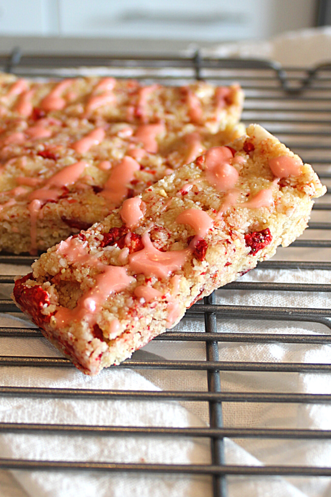 Strawberry Cashew Coconut bars are easy and delicious