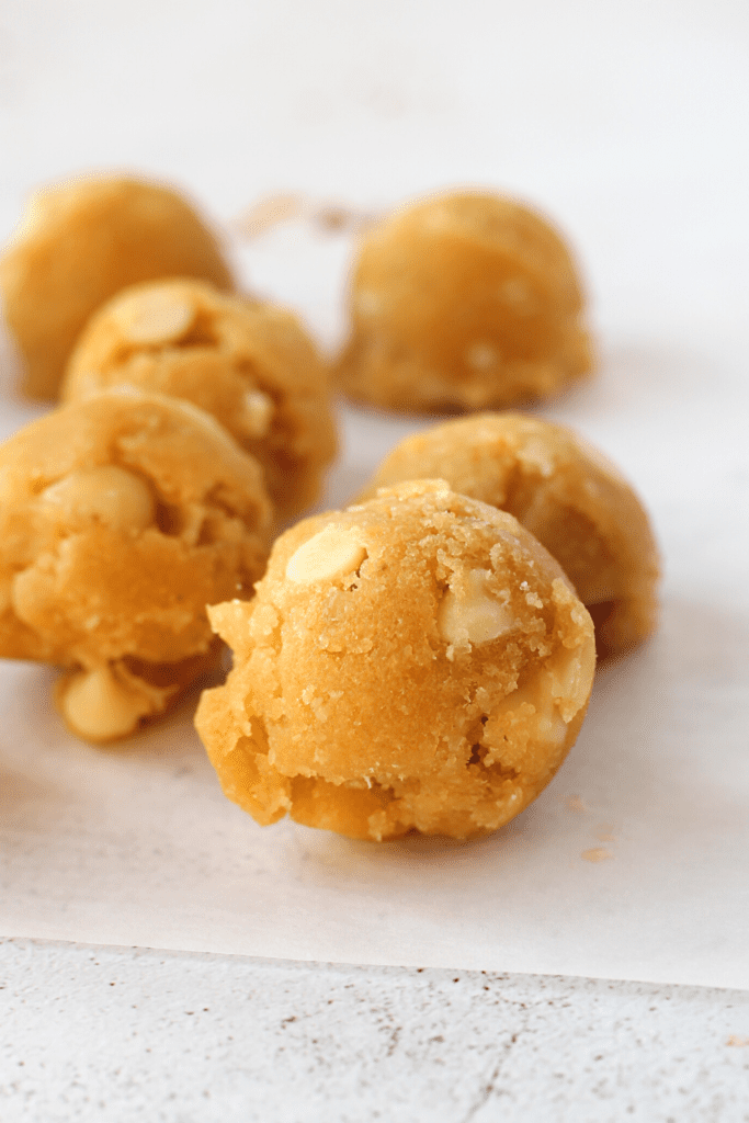 white chocolate macadamia nut cookie dough