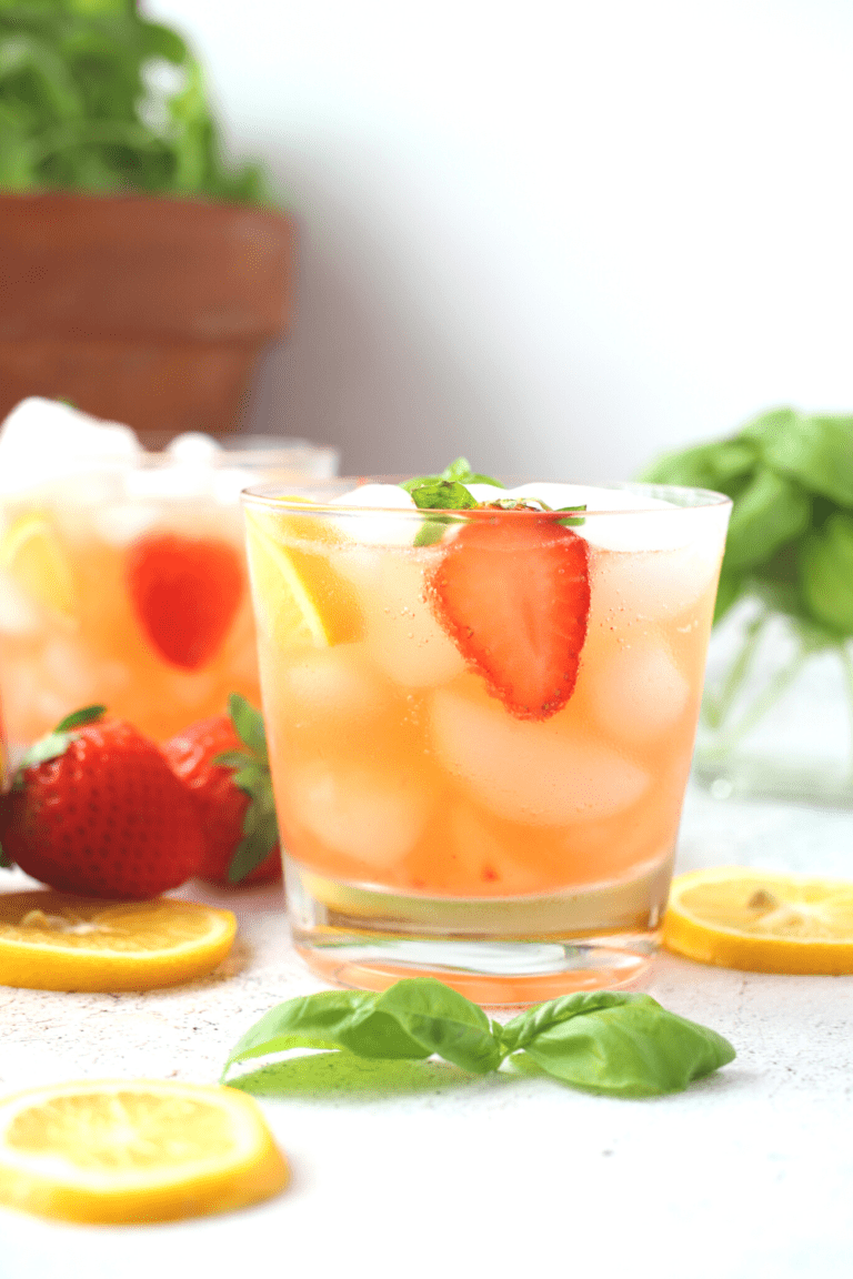sugar-free strawberry lemon cocktail on ice