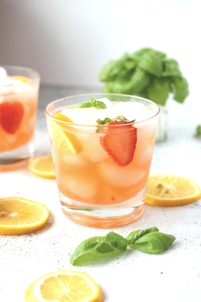 sugar-free cocktail with strawberries and lemon