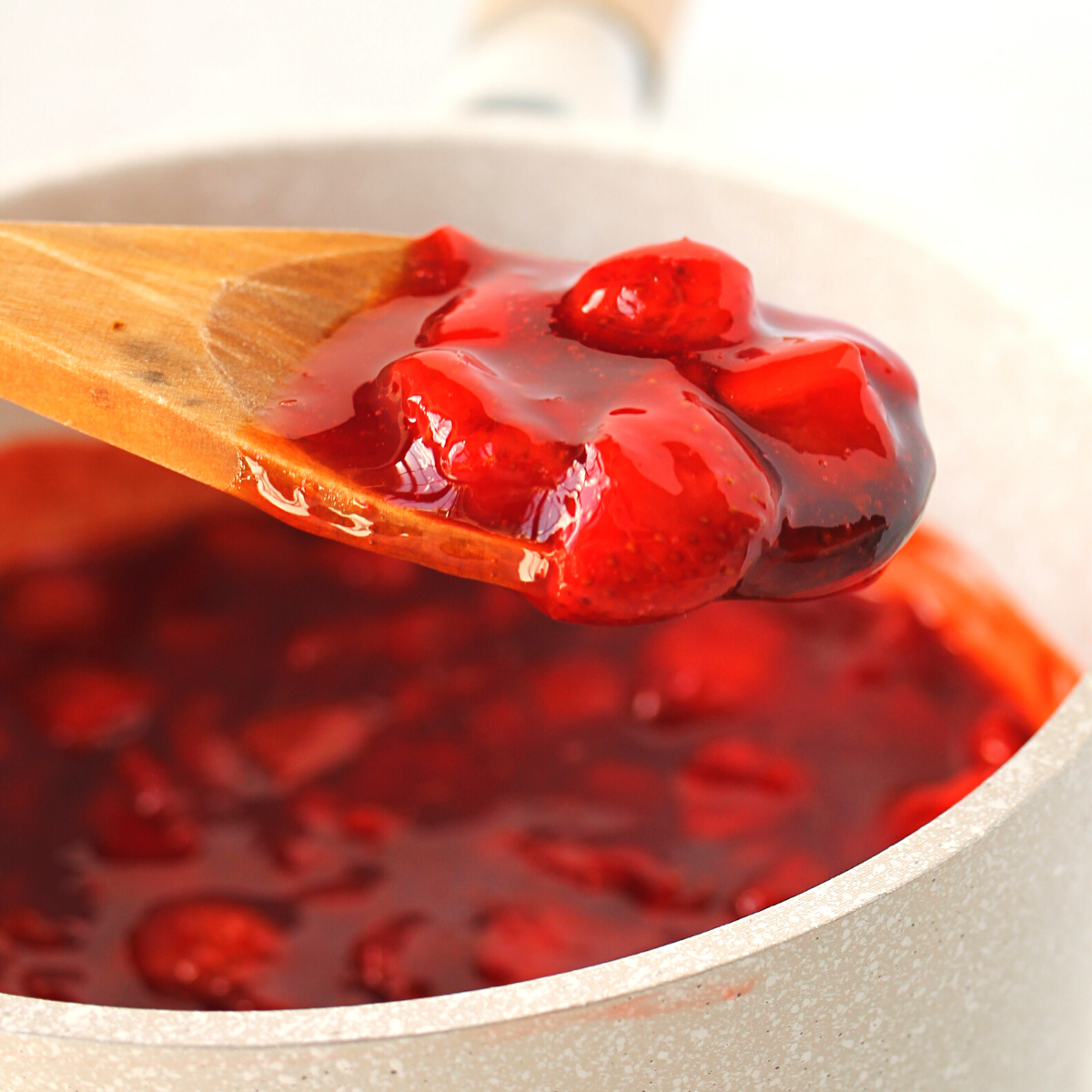 5Minute Keto Strawberry Sauce 4 Ingredients