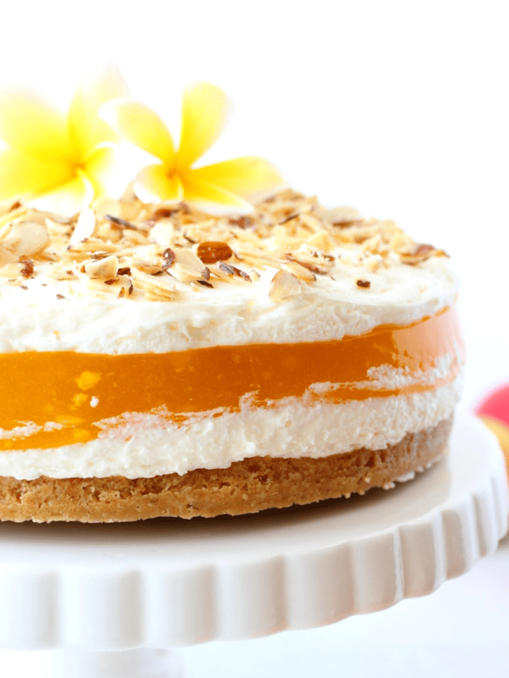 easy keto peaches and cream pie on a serving plate