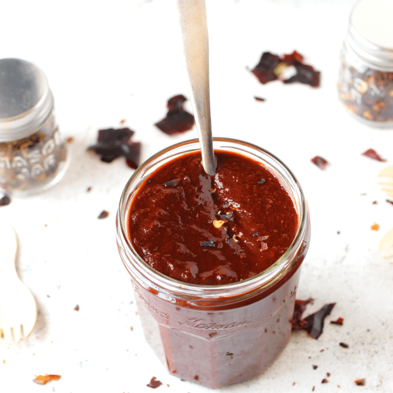 spicy chocolate Mexican sauce