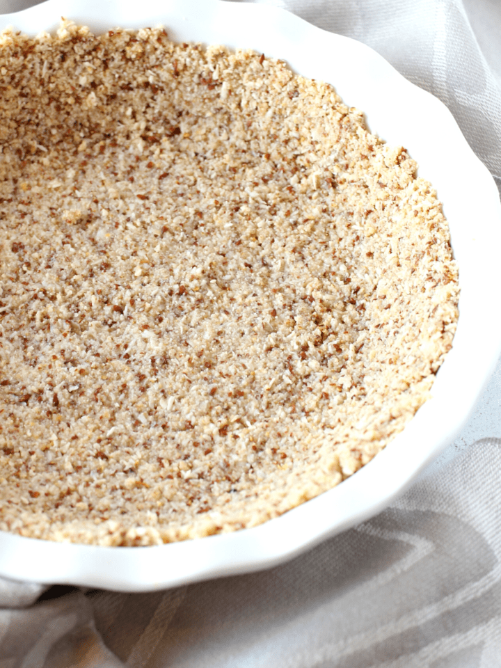 a keto pie crust that does not contain dairy or gluten and is no-bake