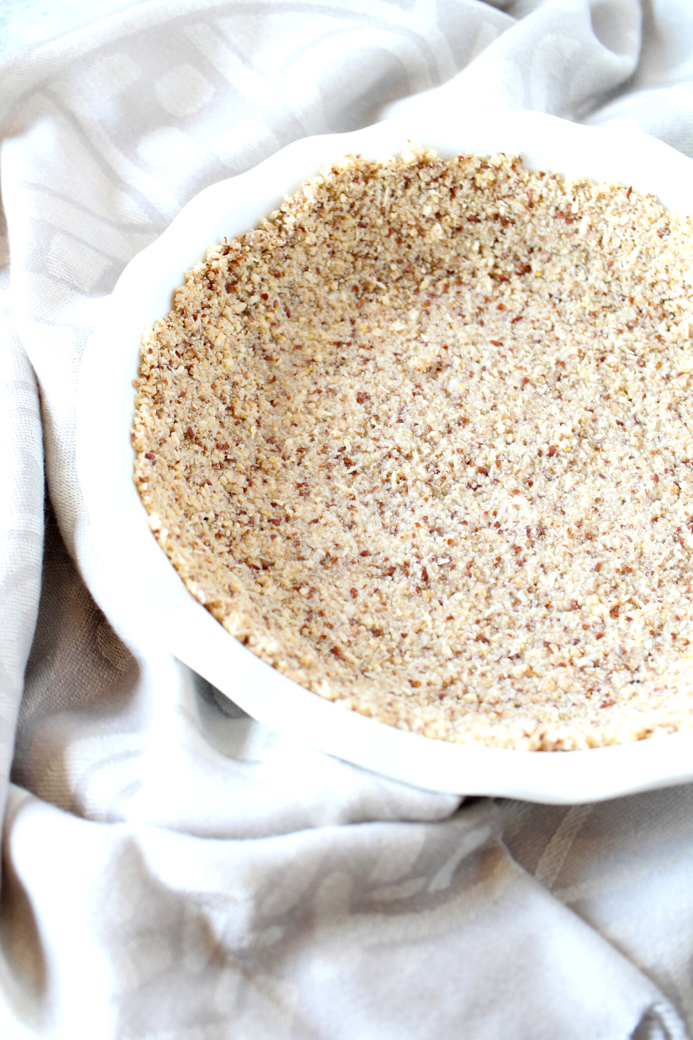 learn how to make an easy keto no bake pie crust that is perfect for holiday baking