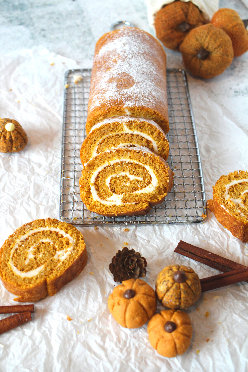 easy keto pumpkin roll recipe does not use a towel but instead parchment paper