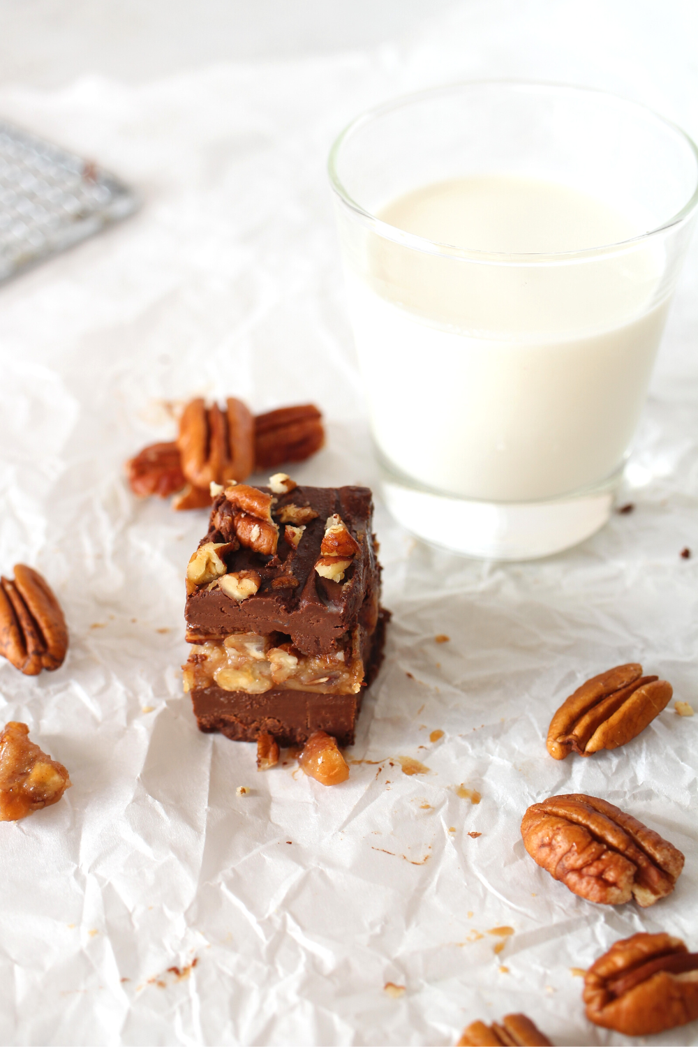 easy keto holiday desssert - Keto Turtle fudge
