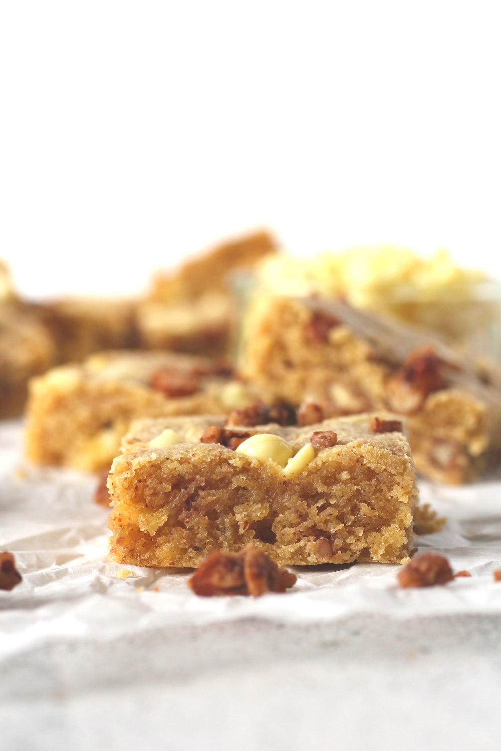 keto pecan bar with sugar-free white chocolate and keto candied pecans