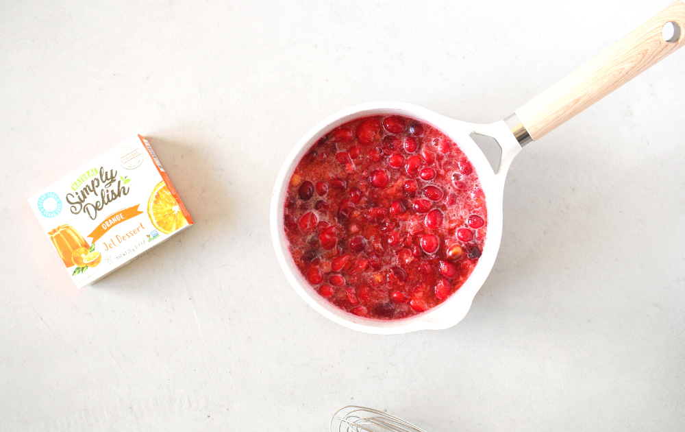 instructions - heat the water, sweetener and cranberries until the cranberries soften