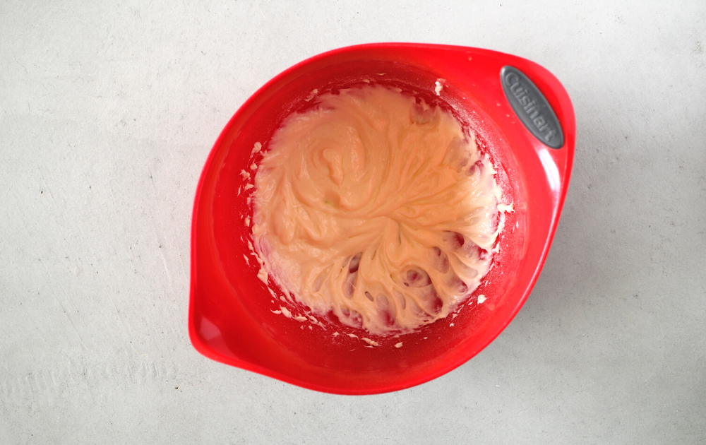 In a small bowl, beat together the cream cheese and sweetener for 2 minutes. Add the heavy cream and beat until light and fluffy.