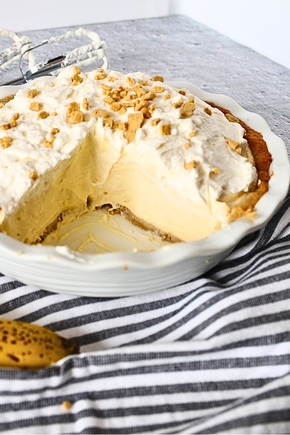 front view of the inside of a sugar-free banana cream pie